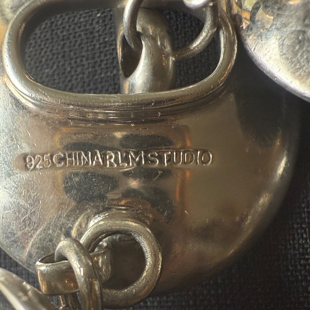 Chic Silver Disc Bracelet - Picture 2 of 11
